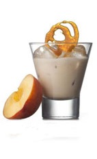 Amarula Golden Glow - The Amarula Golden Glow drink is made from Amarula, pepeprmint schnapps, peach brandy and vanilla ice cream, and served in an old-fashioned glass.